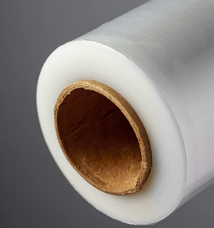 roll-of-transparent-polyethylene-pallet-stretch-film